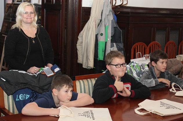 Uczniowie ze szkoły w Garczergorzu z wizytą w ratuszu