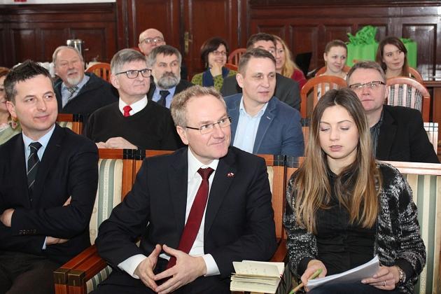 Elektrociepłownia ułatwia walkę ze smogiem. Konferencja w ratuszu