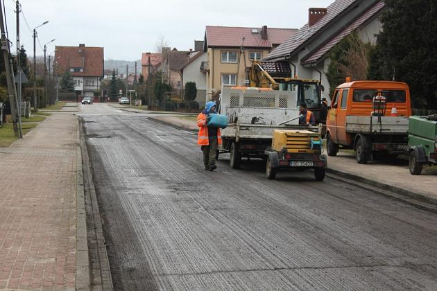 Dobra pogoda sprzymierzeńcem drogowców. Jodłowa w remoncie