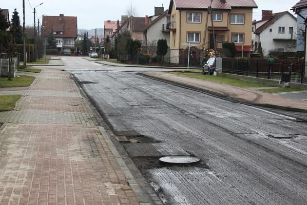 Dobra pogoda sprzymierzeńcem drogowców. Jodłowa w remoncie