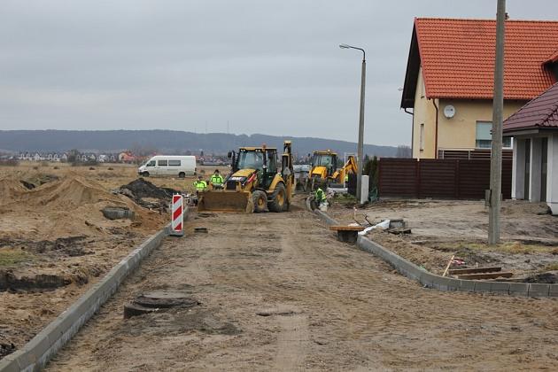 Ciężki sprzęt na ulicy Generała Stanisława Maczka
