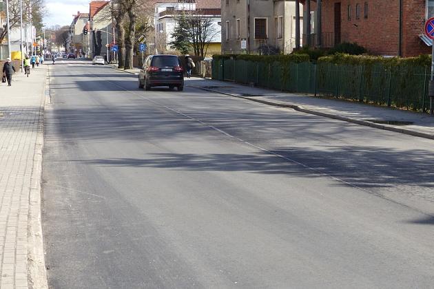 Nowy asfalt na Armii Krajowej