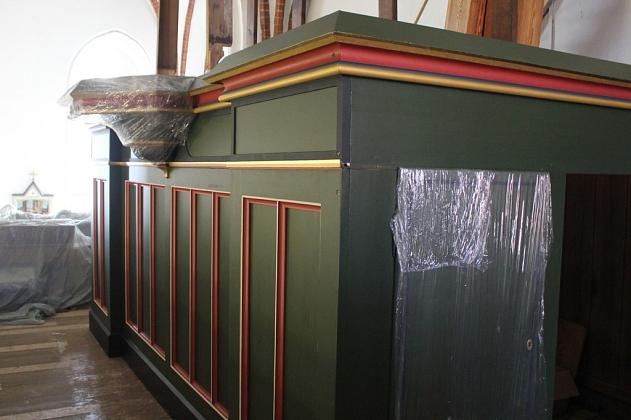 Remont organów w Sanktuarium św. Jakuba Ap. Trwa montaż szafy organowej