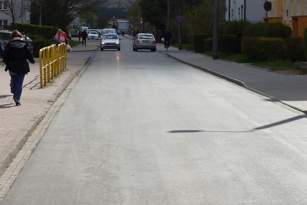 Nowy asfalt na Legionów Polskich