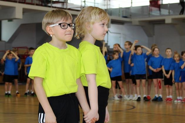 „Kto z nas lepiej i prędzej” – Konkurs Sportowy dla Szkół Podstawowych