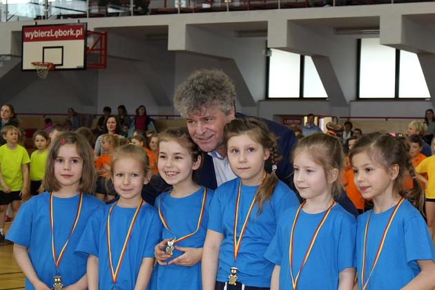 „Kto z nas lepiej i prędzej” – Konkurs Sportowy dla Szkół Podstawowych