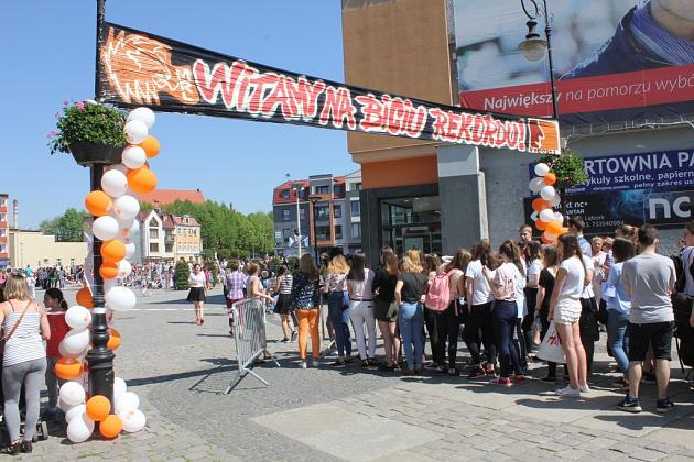 Rekord w tańczeniu układu choreograficznego do piosenki „Chocolate choco choco” pobity!
