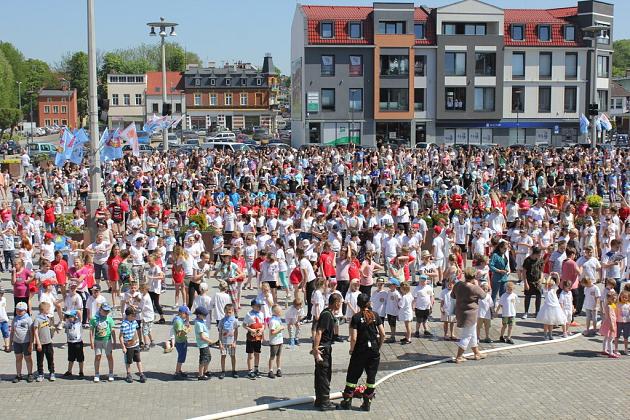 Rekord w tańczeniu układu choreograficznego do piosenki „Chocolate choco choco” pobity!