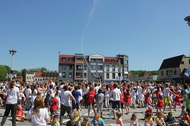 Rekord w tańczeniu układu choreograficznego do piosenki „Chocolate choco choco” pobity!