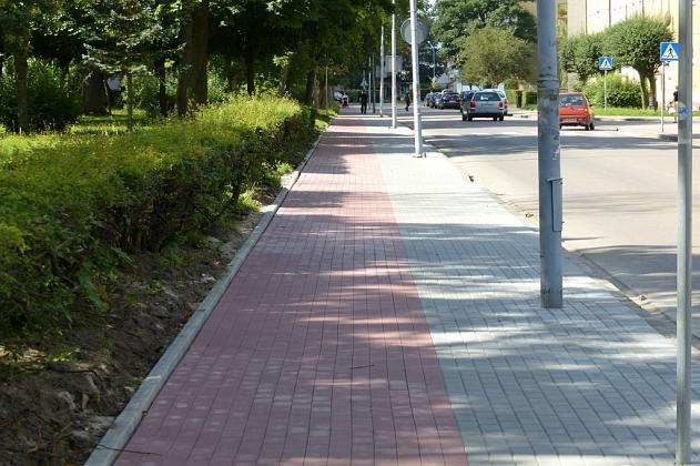 W Parku im. Michalskiego trwa budowa ścieżki pieszo-rowerowej