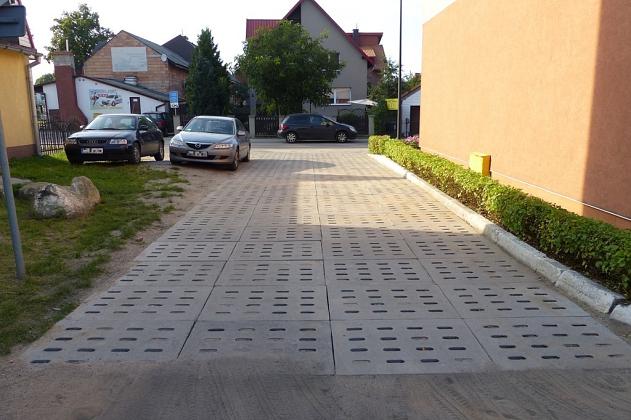 Utwardzone wjazdy na podwórka przy 1 Maja, Czołgistów i Polskich Marynarzy