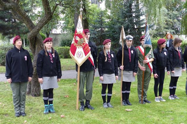 Wmurowali urnę z ziemią pod budowanym pomnikiem gen. Sosabowskiego