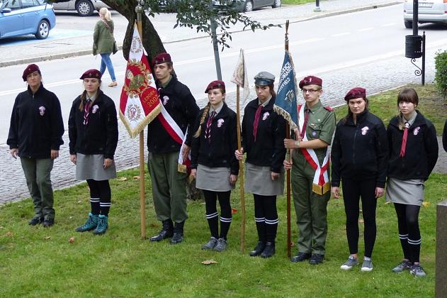 Wmurowali urnę z ziemią pod budowanym pomnikiem gen. Sosabowskiego