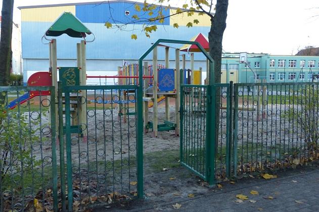 Przy Szkole Podstawowej nr 8 stanął nowy plac zabaw