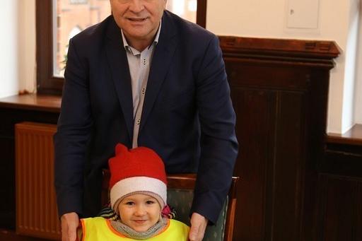 Przedszkolaki z życzeniami w Ratuszu