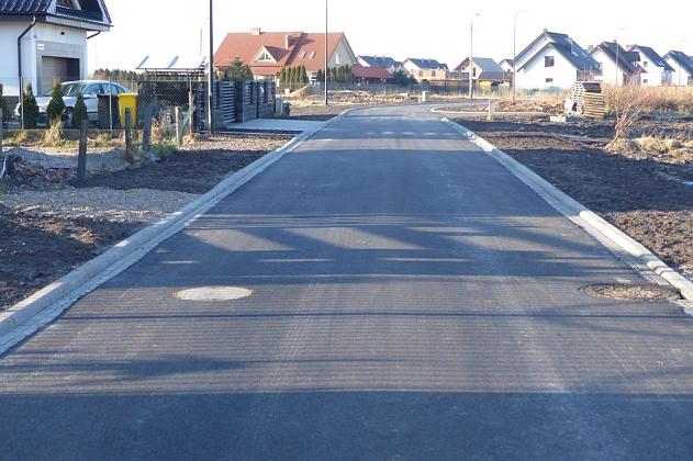 Kanalizacja deszczowa i nowy asfalt na Małopolskiej. I etap zakończony