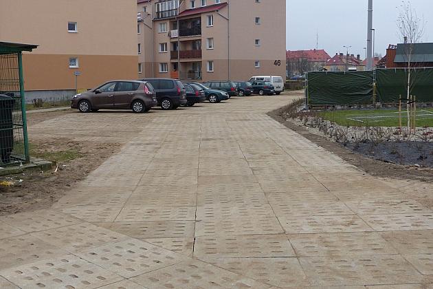 Budowa miejsc parkingowych na Tczewskiej i Krzywoustego