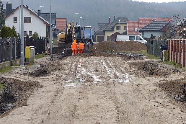 Budowa kanalizacji deszczowej i jezdni na Szarych Szeregów