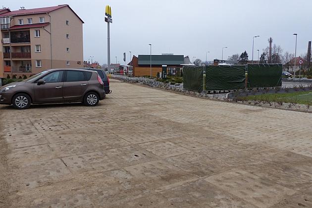 35 utwardzonych miejsc parkingowych na Tczewskiej i Krzywoustego