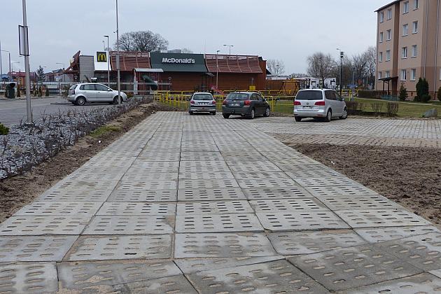 35 utwardzonych miejsc parkingowych na Tczewskiej i Krzywoustego