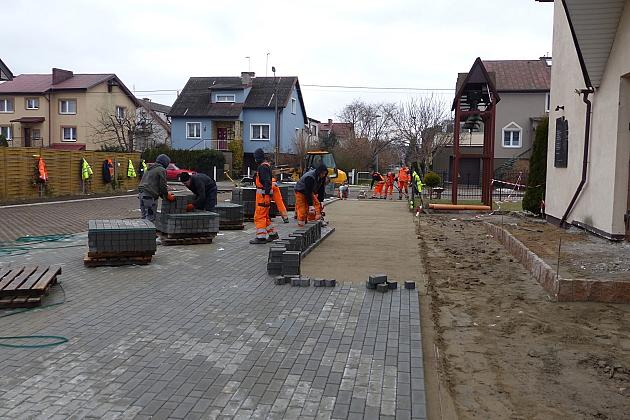 Budowa drogi i parkingu przy ulicy Kasztanowej