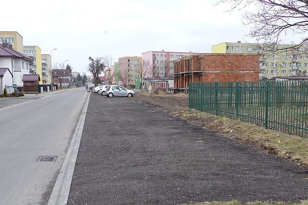 30 nowych miejsc postojowych przy Legionów Polskich