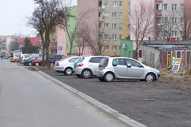 30 nowych miejsc postojowych przy Legionów Polskich