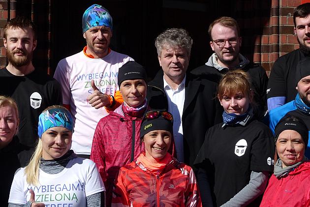 Sztafeta „Wybiegajmy Zieloną Strefę Relaksu” przebiegła przez Lębork