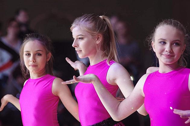 Tancerki z SP 8 wróciły z Białegostoku z medalami