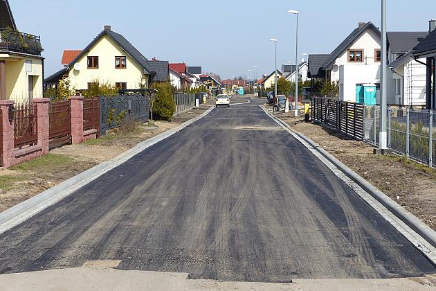 Kładą asfalt na Szarych Szeregów i gen. Sosabowskiego