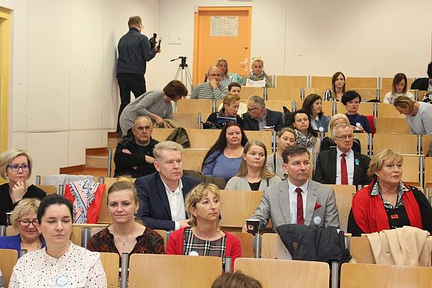 Niebieski Lębork. Podsumowanie kwietniowych Dni Autyzmu.