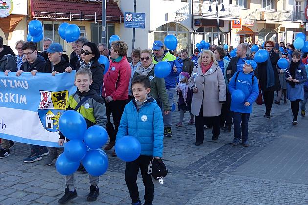 Niebieski Lębork. Podsumowanie kwietniowych Dni Autyzmu.