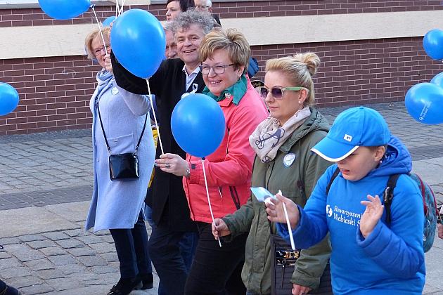 Niebieski Lębork. Podsumowanie kwietniowych Dni Autyzmu.