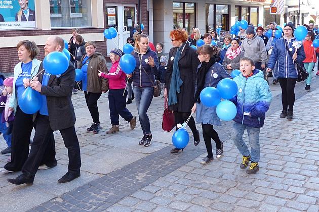 Niebieski Lębork. Podsumowanie kwietniowych Dni Autyzmu.