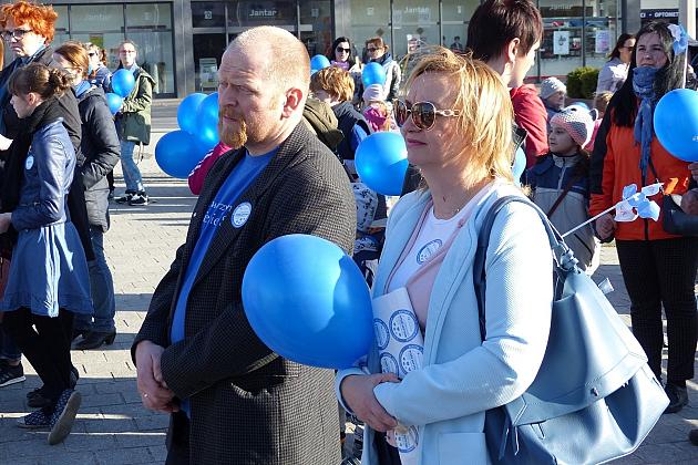 Niebieski Lębork. Podsumowanie kwietniowych Dni Autyzmu.