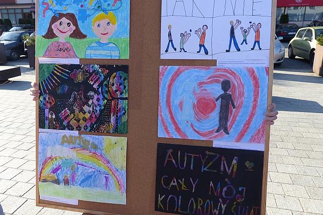 Niebieski Lębork. Podsumowanie kwietniowych Dni Autyzmu.