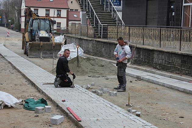 Prace brukarskie na Waryńskiego