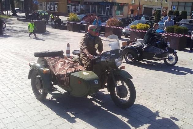 Zabytkowe motocykle rywalizowały na drogach naszego powiatu