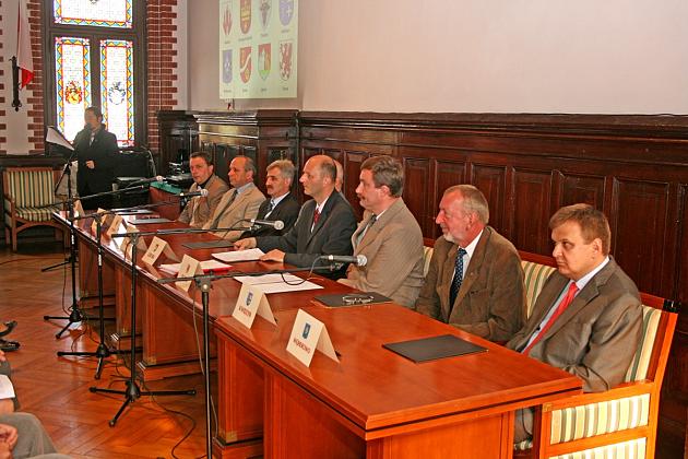 Osiem miast - w obronie funduszy unijnych