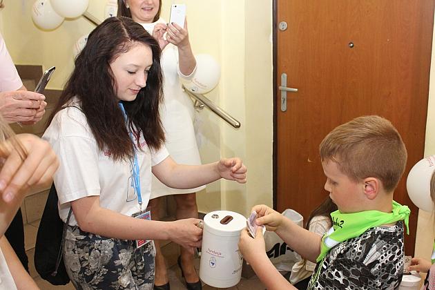 Zbierali na Hospicjum. Wystawili „Rzepkę” Juliana Tuwima