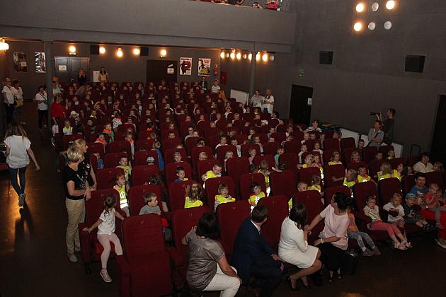 Zbierali na Hospicjum. Wystawili „Rzepkę” Juliana Tuwima