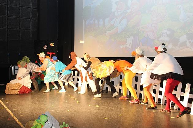 Zbierali na Hospicjum. Wystawili „Rzepkę” Juliana Tuwima