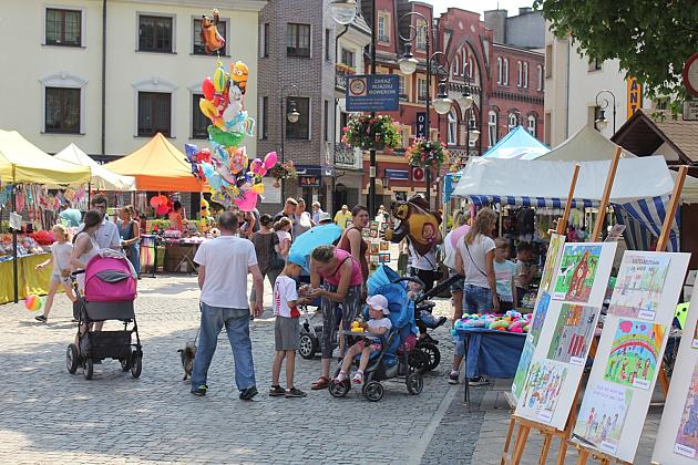 1 czerwca na placu Pokoju. Kraina dziecięcych marzeń
