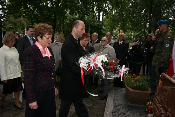 Zapłonęły znicze dla tych, którzy nie wrócili z zesłania