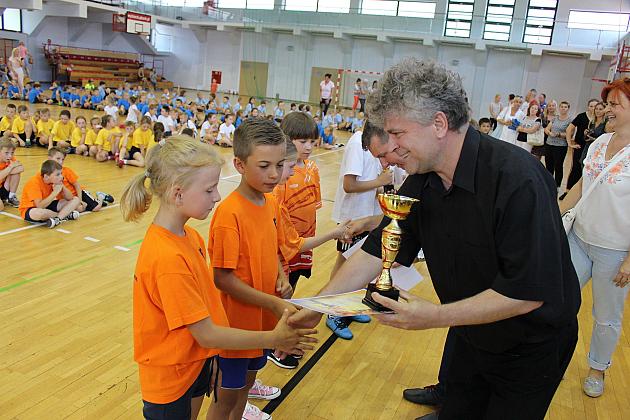 Konkurs Sportowy dla Szkół Podstawowych „Kto z nas lepiej i prędzej”