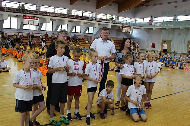 Konkurs Sportowy dla Szkół Podstawowych „Kto z nas lepiej i prędzej”
