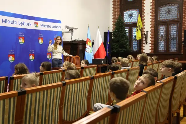 Uczniowie SP1 poznali kulisy pracy Urzędu Miejskiego w Lęborku