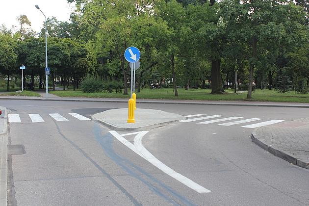 Miejsca parkingowe i bezpieczne przejście przy Przedszkolu nr 1