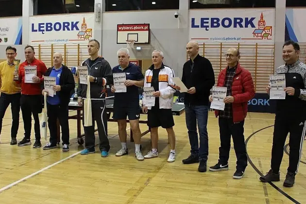 Tenis stołowy łączy pokolenia: od 10 do 83 lat na lęborskich mistrzostwach