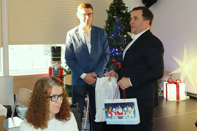 Życzenia świąteczne burmistrza dla uczestników Warsztatu Terapii Zajęciowej
